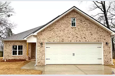 218 Valencia Circle, Warner Robins, GA 31028 - Photo 2