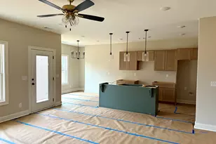 218 Valencia Cir, Warner Robins, GA 31028 - Photo 4