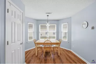 305 Carver Court, Warner Robins, GA 31088 - Photo 2