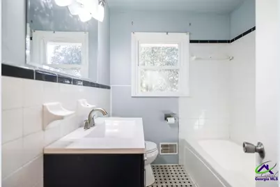 718 Oakview, Warner Robins, GA 31093 - Photo 16