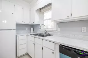 718 Oakview, Warner Robins, GA 31093 - Photo 10