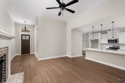 203 Farmland Circle, Perry, GA 31069 - Photo 4