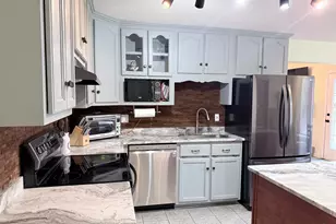 207 Gleneagle Dr, Byron, GA 31008 - Photo 10