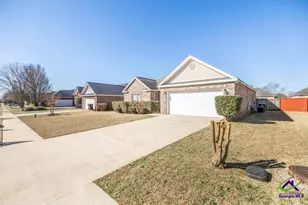 118 Manchester Ln, Byron, GA 31008 - Photo 2