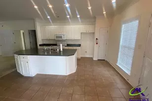 308 Spyglass Hill Dr, Perry, GA 31069 - Photo 2