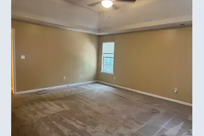 136 Oscar Court, Warner Robins, GA 31093 - Photo 2