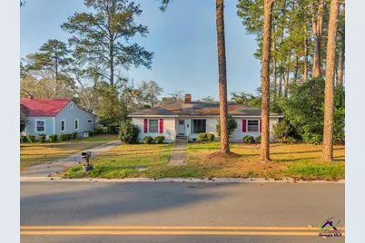 715 E 17th Avenue, Cordele, GA 31015 - Photo 1