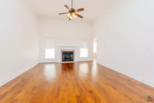 214 Cheshire Dr, Warner Robins, GA 31088 - Photo 2