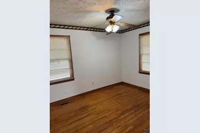 562 Johnstonville Rd, Barnesville, GA 30204 - Photo 8