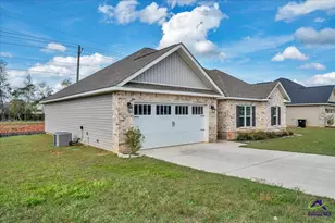 629 Broderick, Warner Robins, GA 31088 - Photo 2