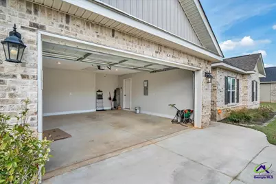 629 Broderick, Warner Robins, GA 31088 - Photo 36