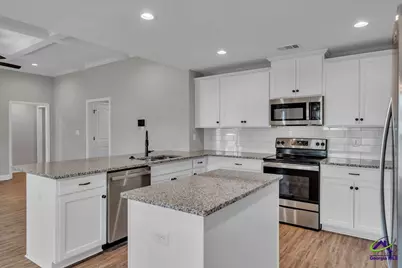 629 Broderick, Warner Robins, GA 31088 - Photo 14