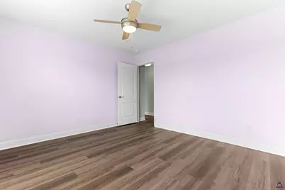 423 Lamplight Drive, Byron, GA 31008 - Photo 32