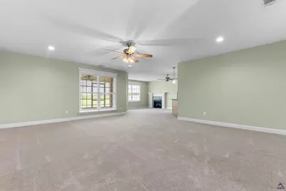 423 Lamplight Drive, Byron, GA 31008 - Photo 8