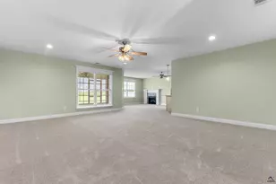 423 Lamplight Dr, Byron, GA 31008 - Photo 8