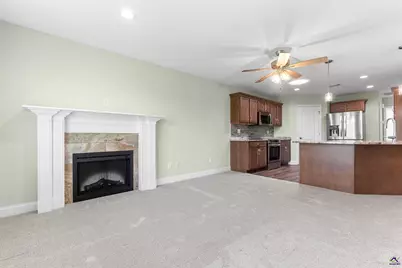 423 Lamplight Drive, Byron, GA 31008 - Photo 4