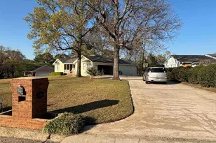 210 Oak Forest Ln, Warner Robins, GA 31088 - Photo 4