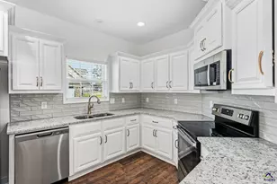 145 Fairway Oaks, Perry, GA 31069 - Photo 8