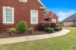 121 Bridgeway Dr, Warner Robins, GA 31088 - Photo 4