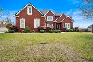 121 Bridgeway Dr, Warner Robins, GA 31088 - Photo 2