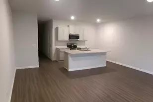 318 NW Oakwood Dr, Milledgeville, GA 31061 - Photo 4