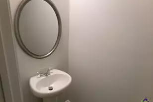 318 NW Oakwood Dr, Milledgeville, GA 31061 - Photo 8