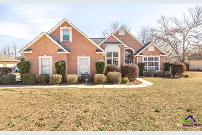 208 Twelve Oaks Drive, Warner Robins, GA 31088 - Photo 1