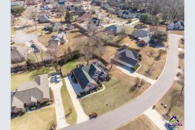 208 Twelve Oaks Drive, Warner Robins, GA 31088 - Photo 2