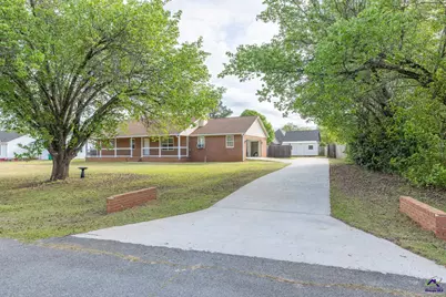 113 Lake Lillian Drive, Perry, GA 31069 - Photo 1