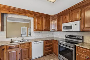 205 Autumn Woods Dr, Warner Robins, GA 31088 - Photo 12