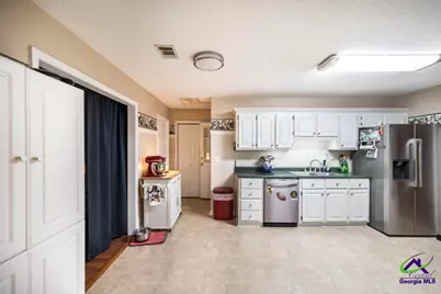 1828 S Houston Lake Road, Kathleen, GA 31047 - Photo 10