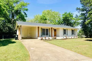 214 Meadowridge Dr, Warner Robins, GA 31093 - Photo 2