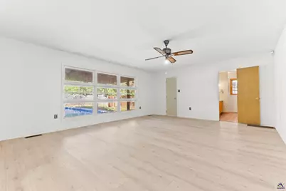 116 Woodlawn Avenue, Warner Robins, GA 31093 - Photo 32