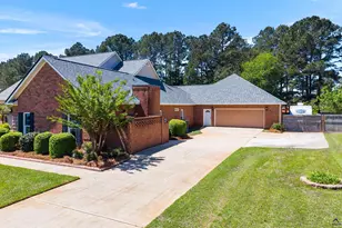 223 Hathersage Dr, Kathleen, GA 31047 - Photo 2