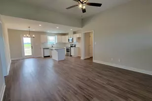 808 Daisy Dr, Perry, GA 31069 - Photo 2