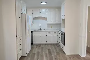 101 Vivian Dr, Byron, GA 31008 - Photo 14