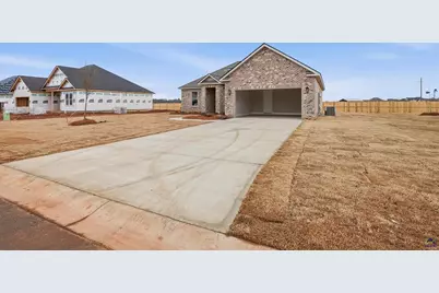 204 Farmland Circle, Perry, GA 31069 - Photo 2