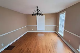 401 Forsyth St, Barnesville, GA 30204 - Photo 8