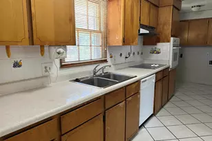 1218 Creekwood Dr, Perry, GA 31069 - Photo 6