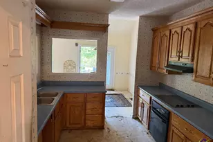 147 Stewart Dr, Warner Robins, GA 31093 - Photo 8