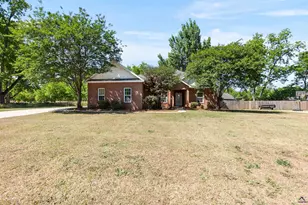 208 Mahan Dr, Perry, GA 31069 - Photo 4