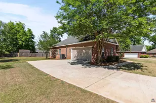 208 Mahan Dr, Perry, GA 31069 - Photo 6