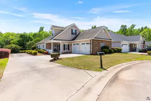 154 Fairway Oaks Dr, Perry, GA 31069 - Photo 1