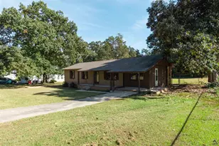 208 Bassett St, Centerville, GA 31028 - Photo 2