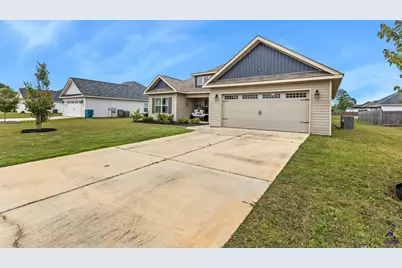 609 Daisy Drive, Perry, GA 31069 - Photo 2
