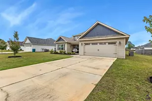 609 Daisy Dr, Perry, GA 31069 - Photo 2