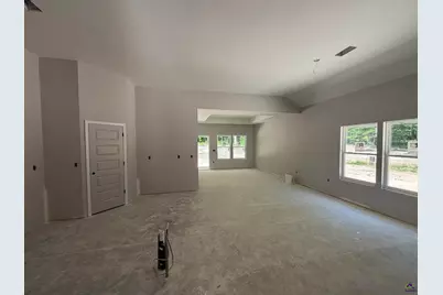 127 Alpine Drive, Byron, GA 31008 - Photo 2