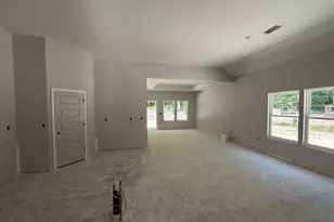 127 Alpine Dr, Byron, GA 31008 - Photo 2