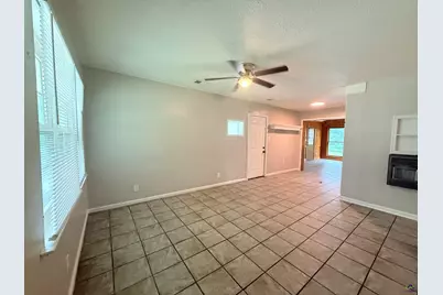 127 Kirkwood Circle, Warner Robins, GA 31088 - Photo 2