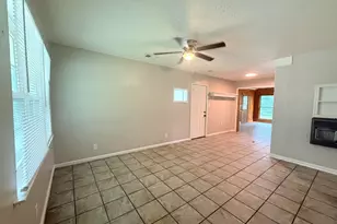 127 Kirkwood Cir, Warner Robins, GA 31088 - Photo 2